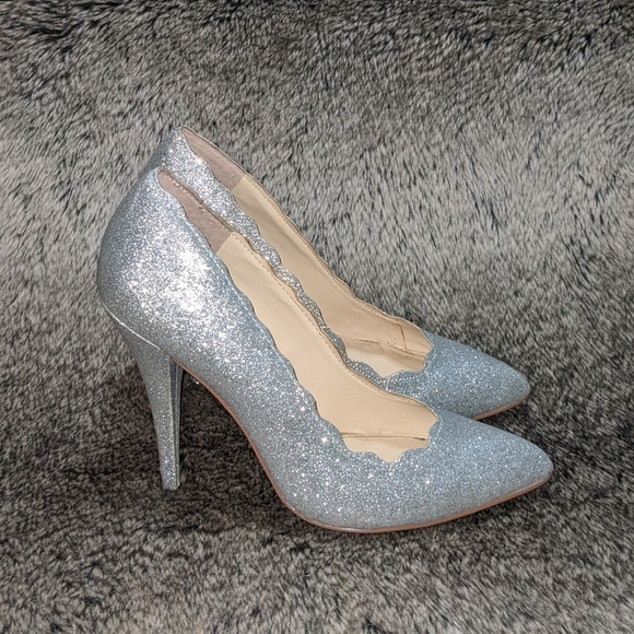 Betsey Johnson Altar Pumps Silver Women's 7 - Picture 2 of 11